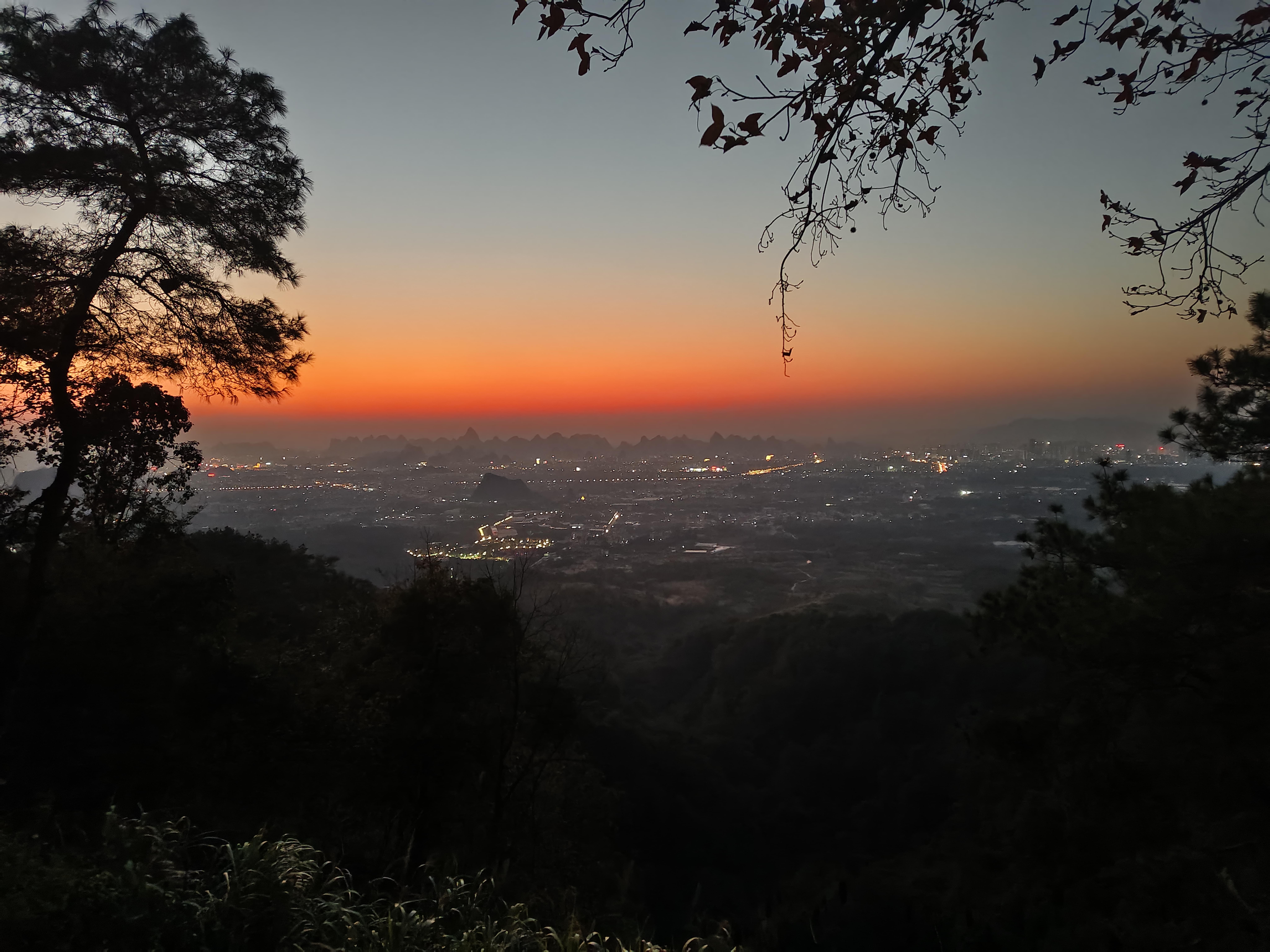 太阳落山还没下尧山